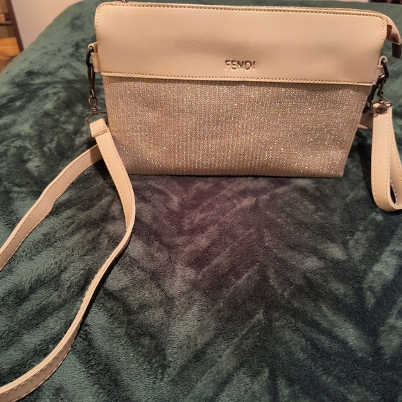 Women crossbody bag. Color Creme and sparkly. - Picture 4 of 5